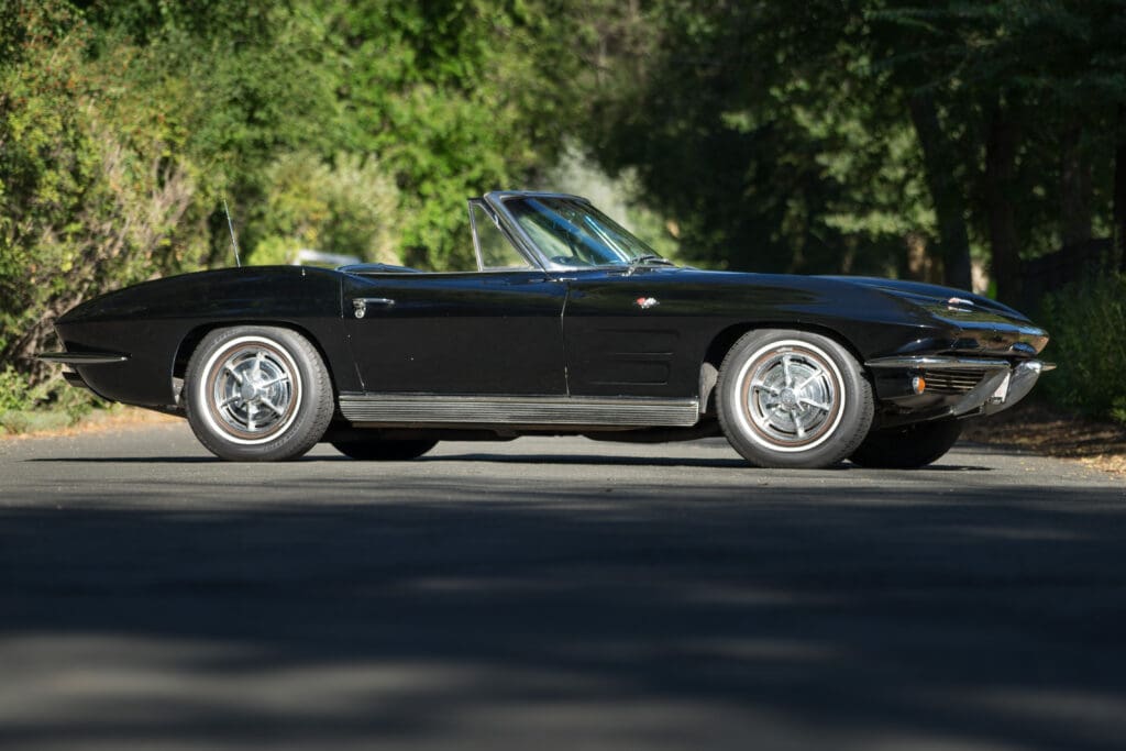 1963 CHEVROLET CORVETTE