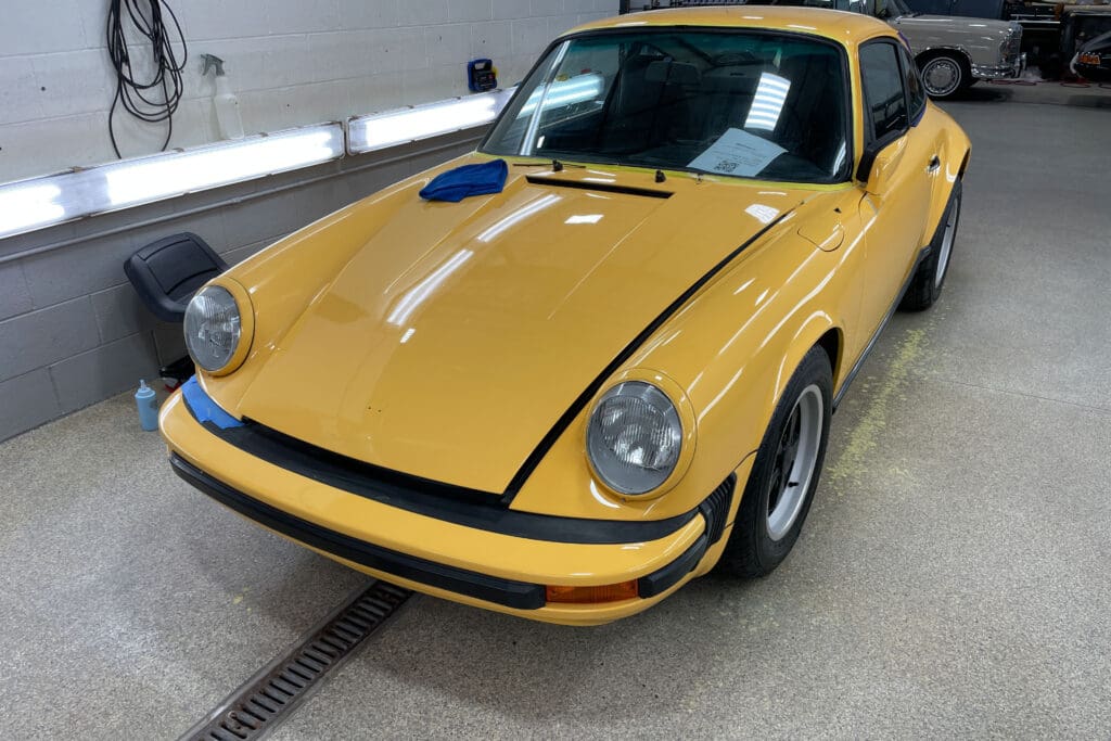 1976 PORSCHE 911