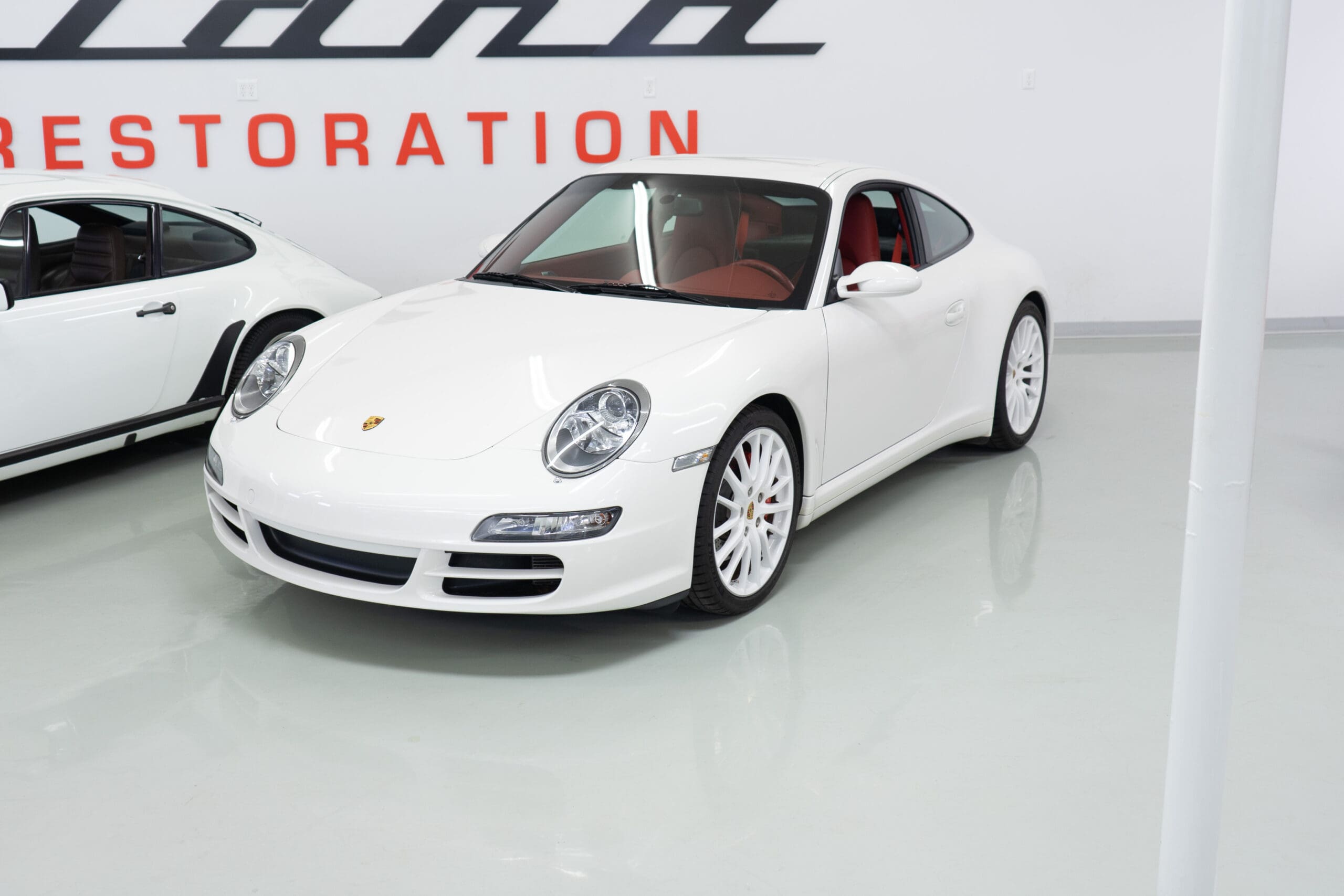 2008-Porsche-911-C4S-White-001