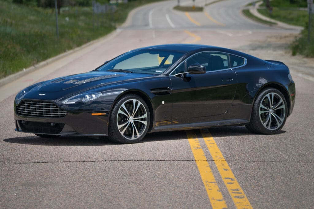 2011 ASTON MARTIN V12 VANTAGE